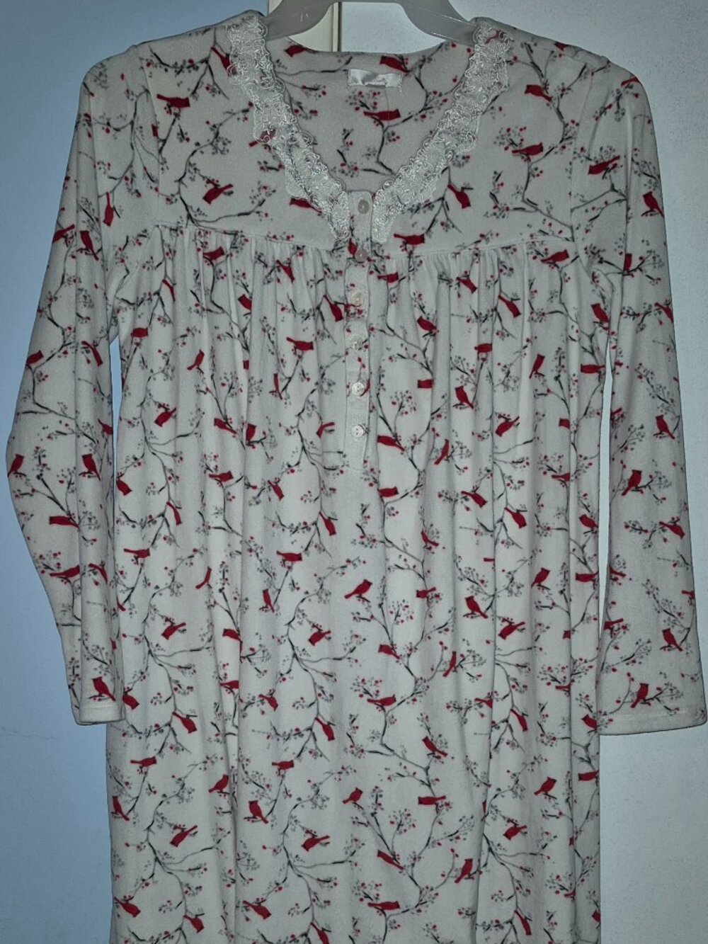 Secret Treasures Fleece Nightgown White w/Red Cardinals Women's Size M 8-10 NWOT
